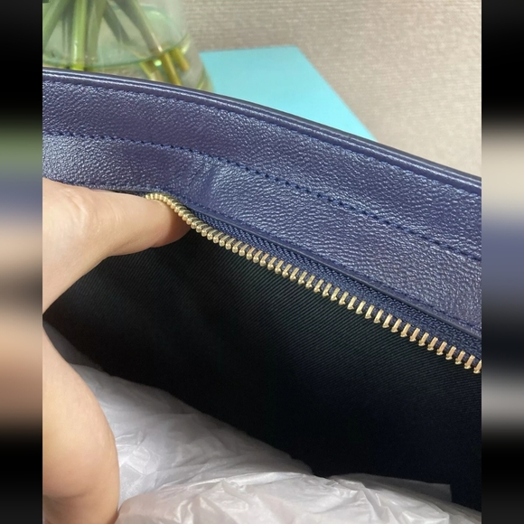 Burberry Banwell Satchel w/dustbag,  COA, And Matching Card Holder. NWT - Picture 11 of 14